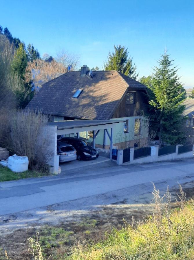 B&B Family Basement Apartment, Breakfast, Free Parking, 5Km From Tulln Chorherrn Esterno foto