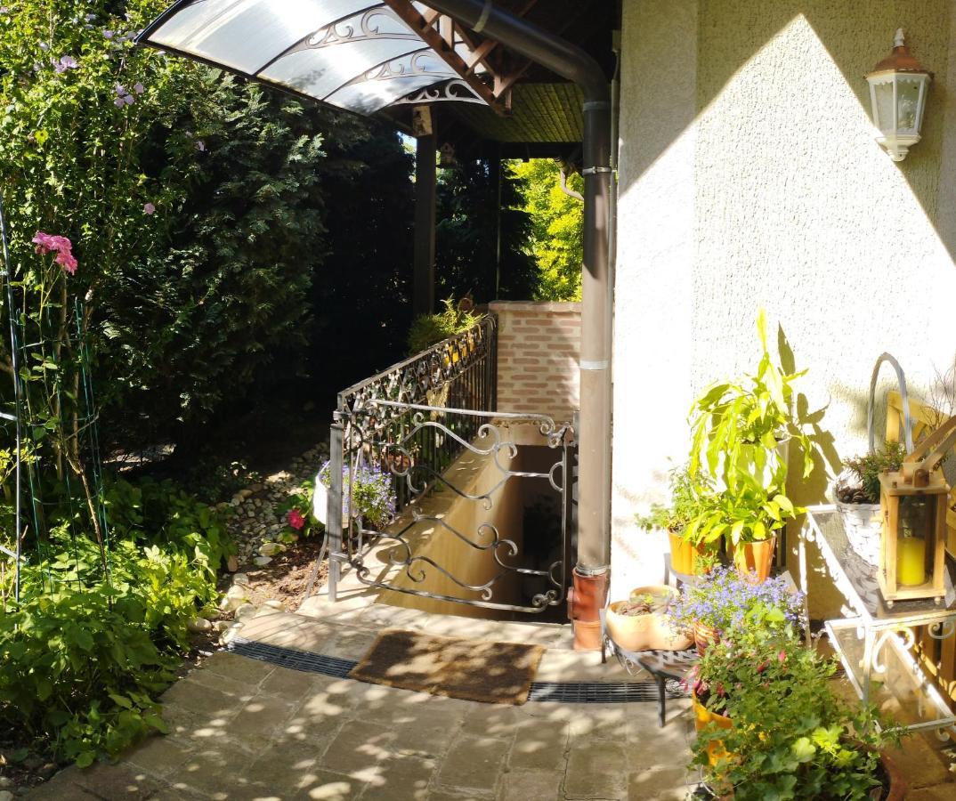 B&B Family Basement Apartment, Breakfast, Free Parking, 5Km From Tulln Chorherrn Esterno foto