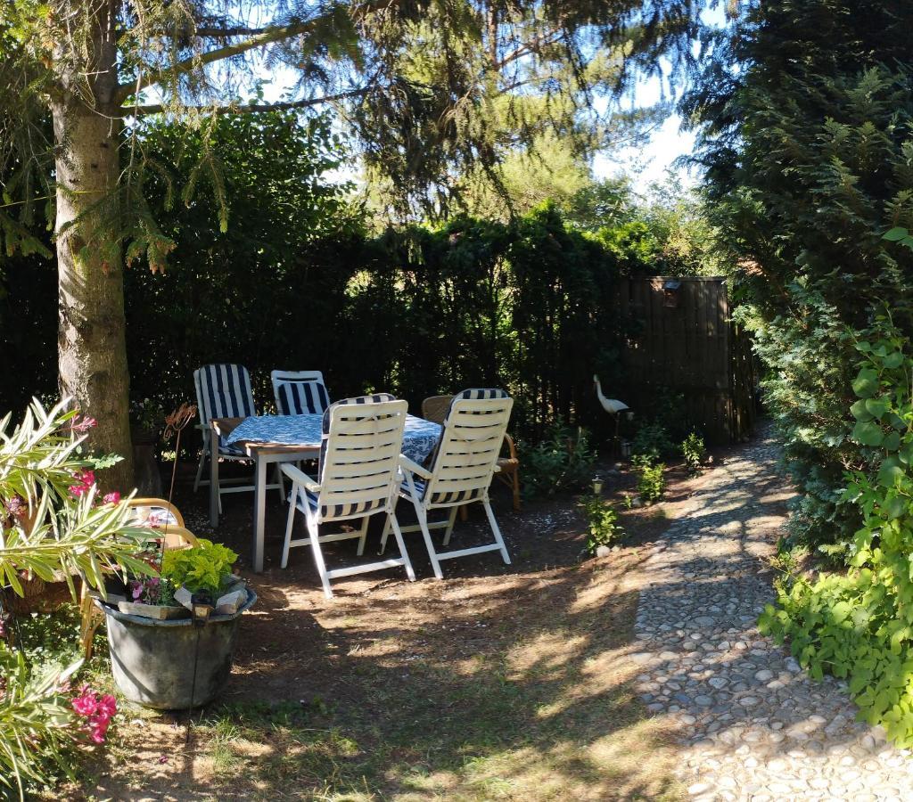 B&B Family Basement Apartment, Breakfast, Free Parking, 5Km From Tulln Chorherrn Esterno foto