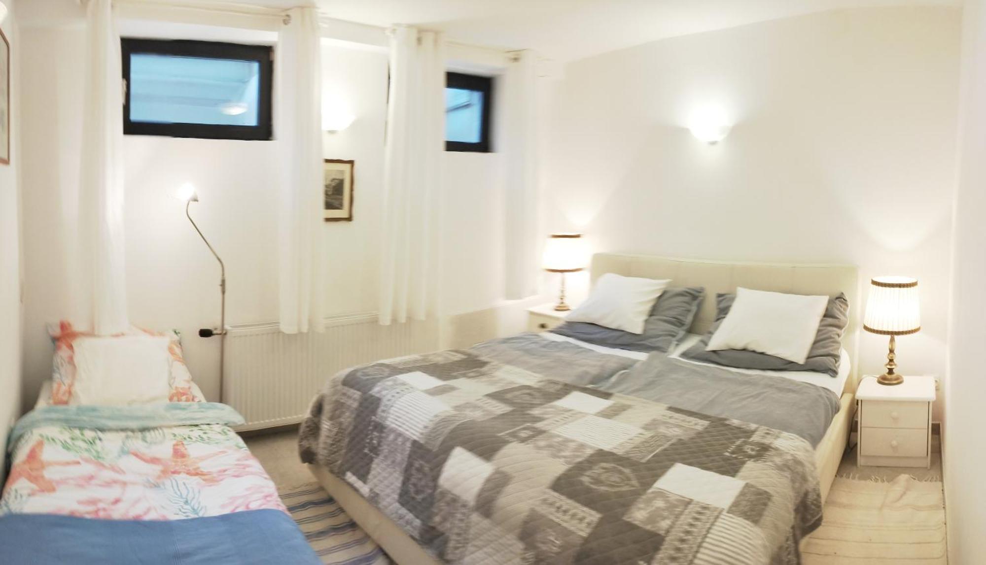 B&B Family Basement Apartment, Breakfast, Free Parking, 5Km From Tulln Chorherrn Esterno foto